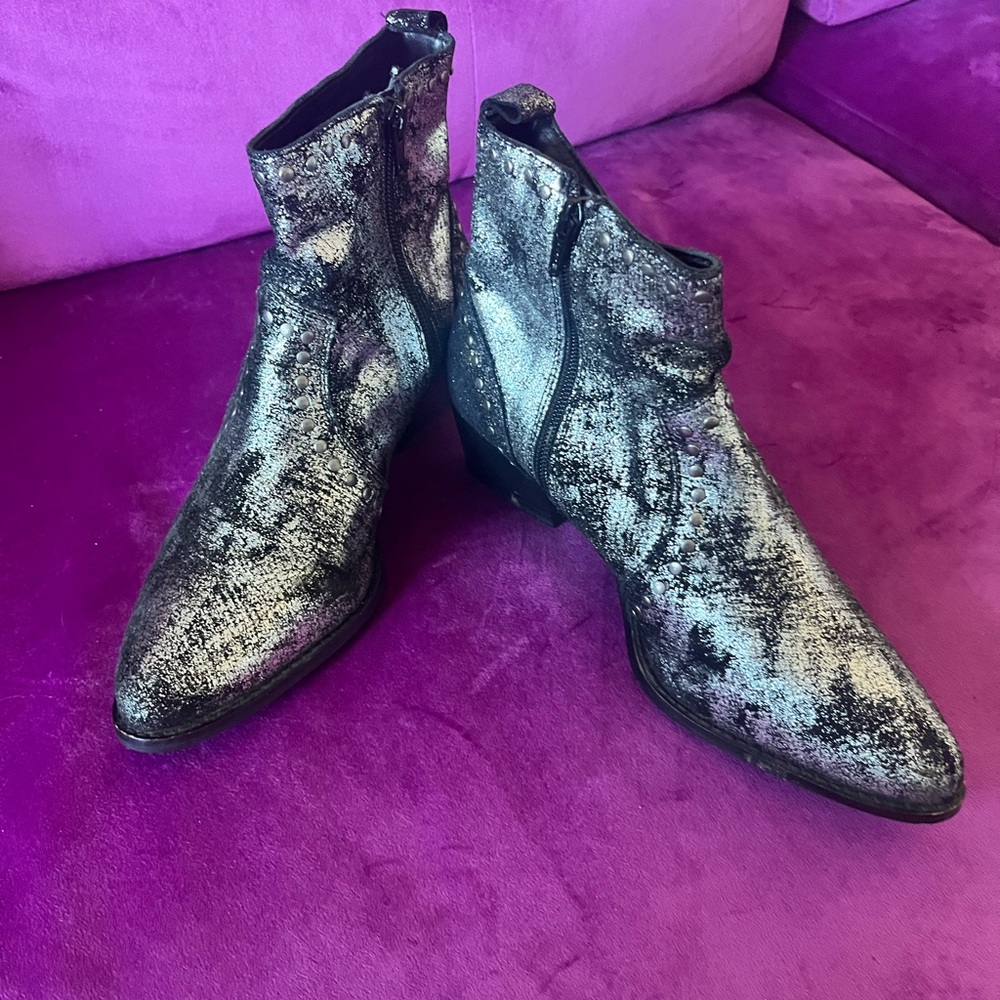 Charles Women's Ankle Boots - Black and Silver
